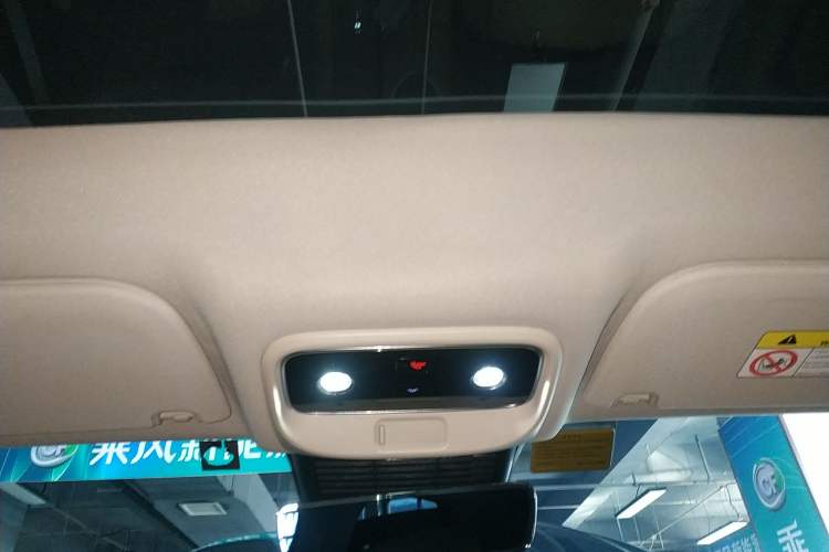 Used Hima AITO M5 2022 Extended-Range Four-Wheel Drive Performance Version
