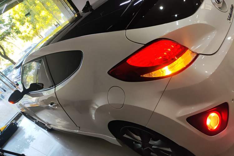 Used Hyundai Veloster 2015 1.6T Automatic Luxury Edition
