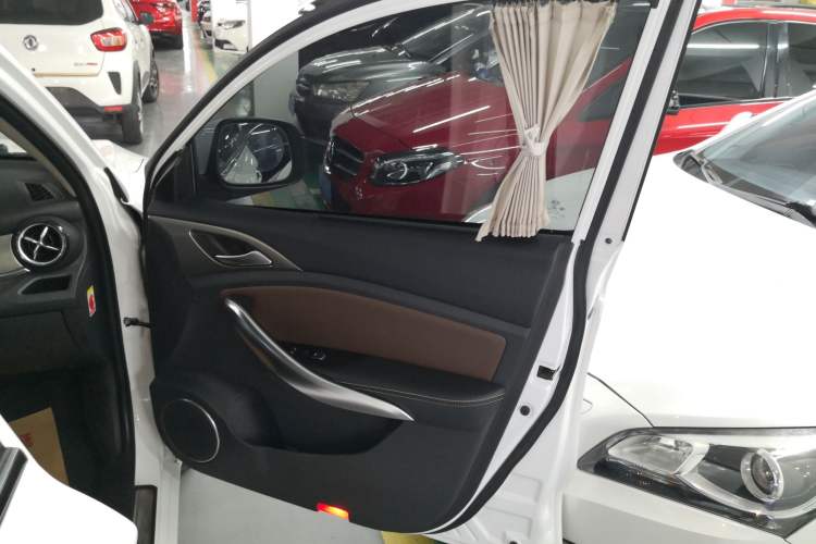 Used BYD Song 2016 GaiShi Edition 1.5TID Automatic Elite Model
