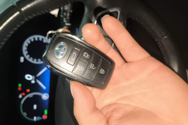 Used Toyota Sienna 2021 2.5L Hybrid Platinum Edition