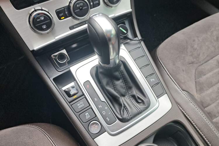 Used Volkswagen Magotan (Import) 2012 Travel Edition 2.0 TSI Comfort Version