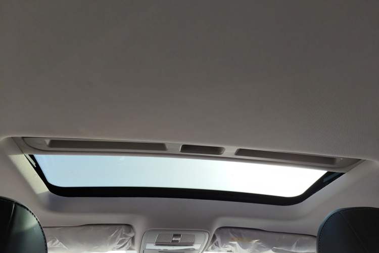 Used Roewe i5 2019 1.5L Automatic 4G Connected Langhao Edition
