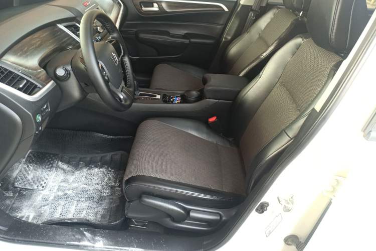 Used Honda Jade 2017 1.8L automatic Comfort version 5 seats
