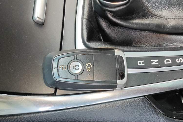 Used Ford Edge 2018 EcoBoost 245 Two-Wheel-Drive Titanium 7-Seater China V Standard