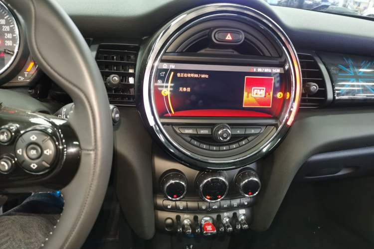 Used MINI MINI 2019 1.5T COOPER Artist Five-Door Edition
