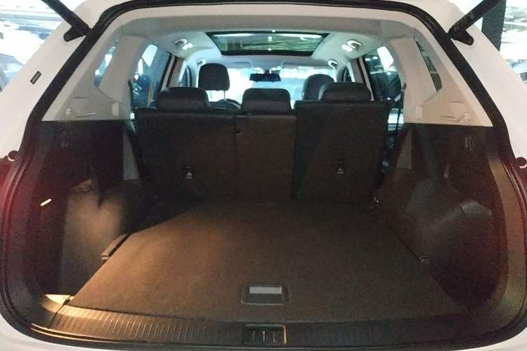 Used Volkswagen Tiguan L 2022 330TSI Automatic Two-Wheel Drive R-Line Enhanced Edition
