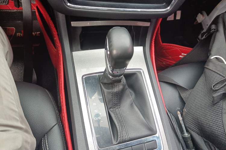 Used Roewe i6 2019 PLUS 1.6L CVT 4G Connected Flagship Deluxe Edition
