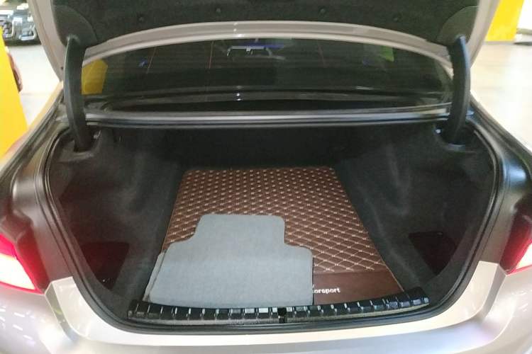 Used BMW 5 Series 2019 Facelifted 525Li Luxury Package
