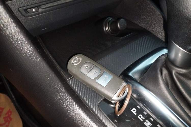 Used Mazda Mazda 3 Axela 2016 Sedan 1.5L Automatic Comfort Model
