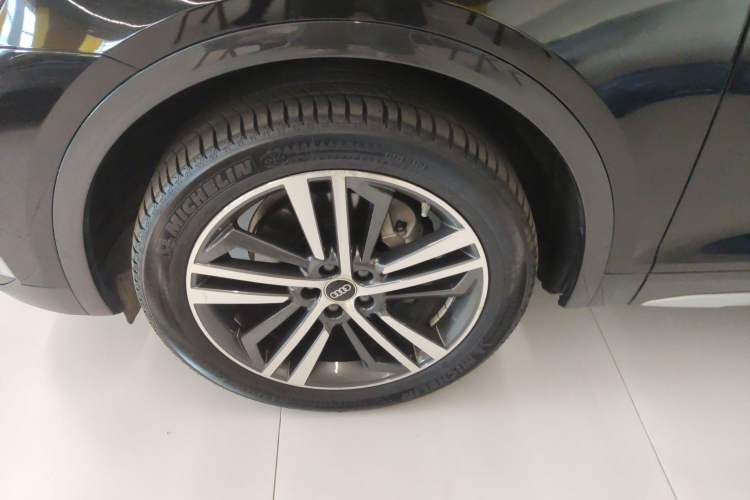 Used Audi Q5L 2022 40T Fashionable and Elegant Model
