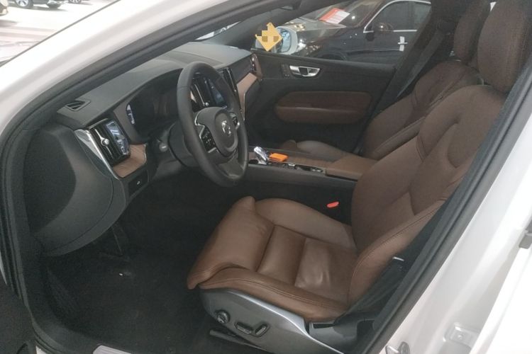 Used Volvo XC60 2024 B5 4x4 Smart Luxury Edition