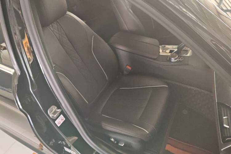 Used BMW 5 Series 2022 530Li Leading Model M Sport Package
