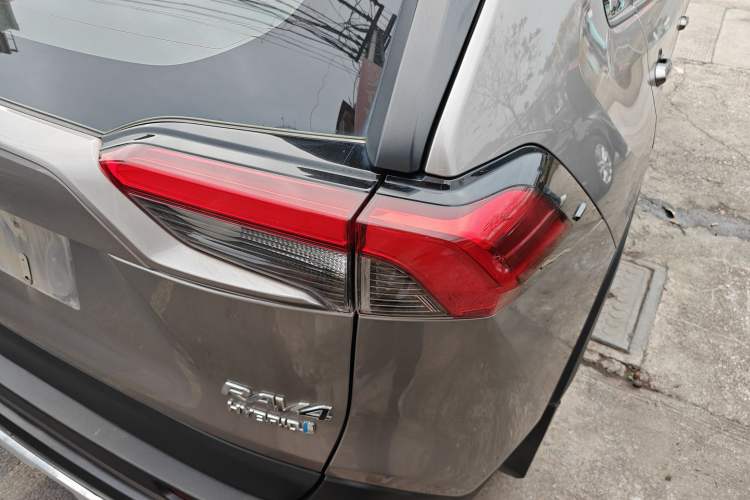 Used Toyota RAV4 2022 Dual-Engine 2.5L E-CVT Two-Wheel Drive Elite Edition