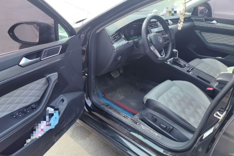 Used Volkswagen Magotan 2023 2 Million Units Limited Edition 330TSI DSG Leading Version