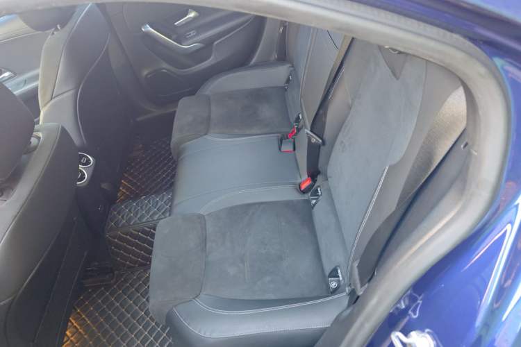 Used Mercedes-Benz A-Class 2020 Restyled A 200 L Sport Sedan Fashion Version
