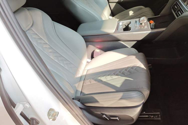 Used BYD Song L DM-i 2025 Intelligent Driving Version 160 km Beyond-Range Type
