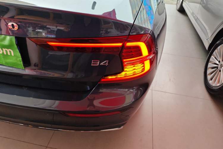 Used Volvo S60 2022 B4 Zhiyi Luxury Edition