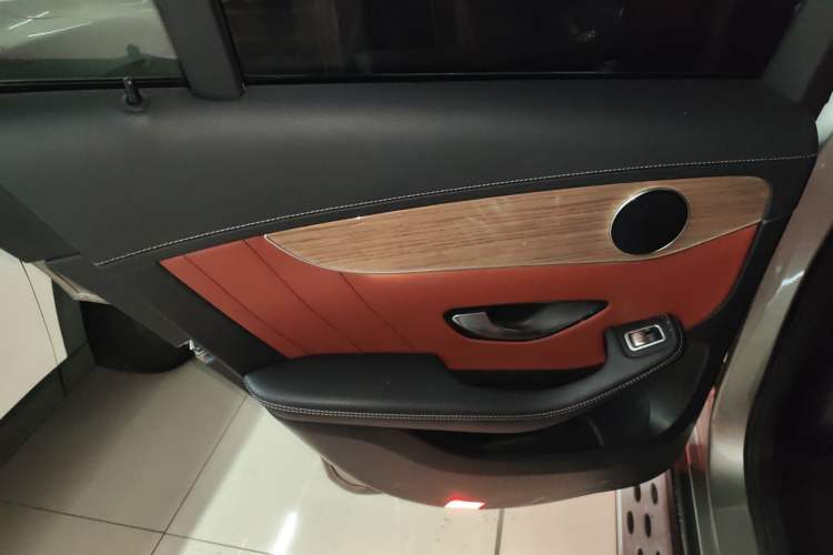 Used Mercedes-Benz GLC Coupe 2019 GLC 260 4MATIC Coupe SUV
