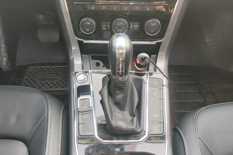 Used Volkswagen Passat 2017 280TSI DSG Luxury Edition
