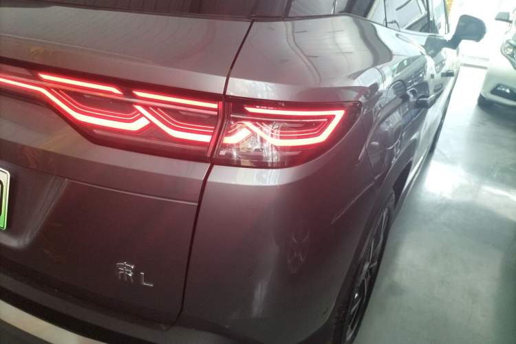 Used BYD Song L DM-i 2024 160 km Excellence Version
