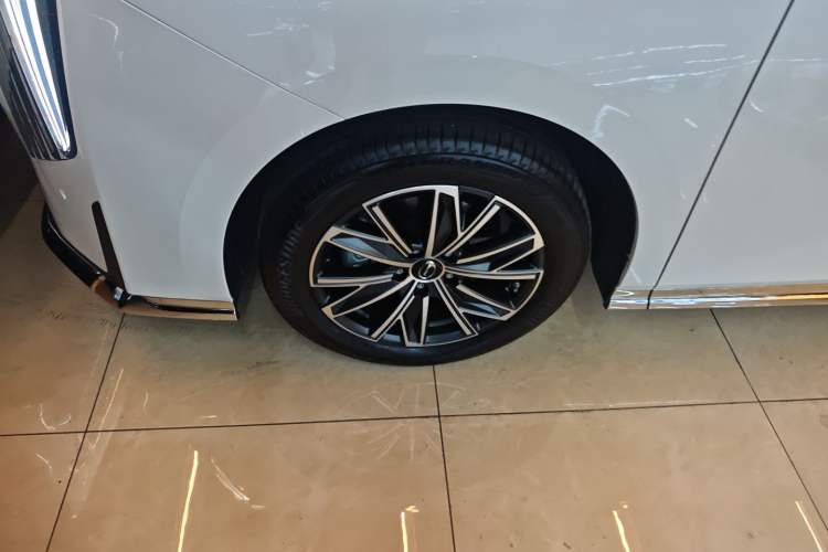 Used GAC Trumpchi M8 2024 Master Series 400T Prestige Edition
