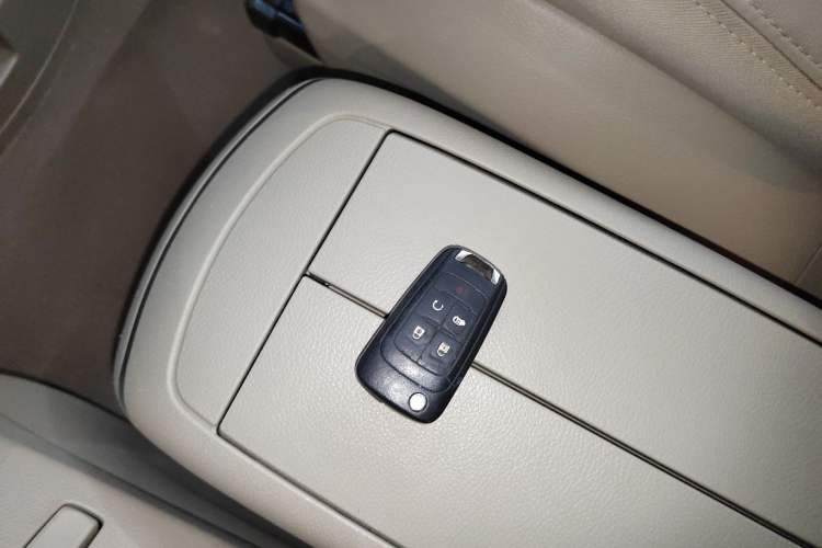 Used Buick GL8 2018 28T Luxury Model China VI Standard
