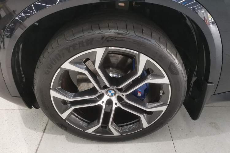 Used BMW X5 2023 xDrive 40Li Luxury Edition M Sport Night Vision Package