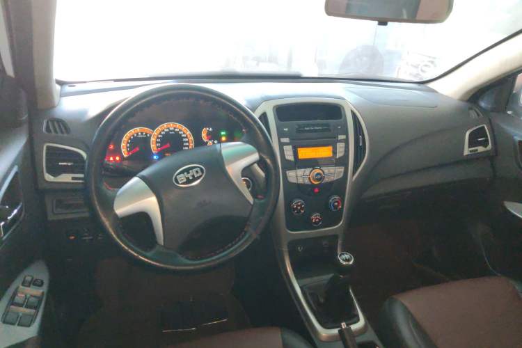 Used BYD F3 2015 Energy-Saving Edition 1.5L Manual Luxury Model