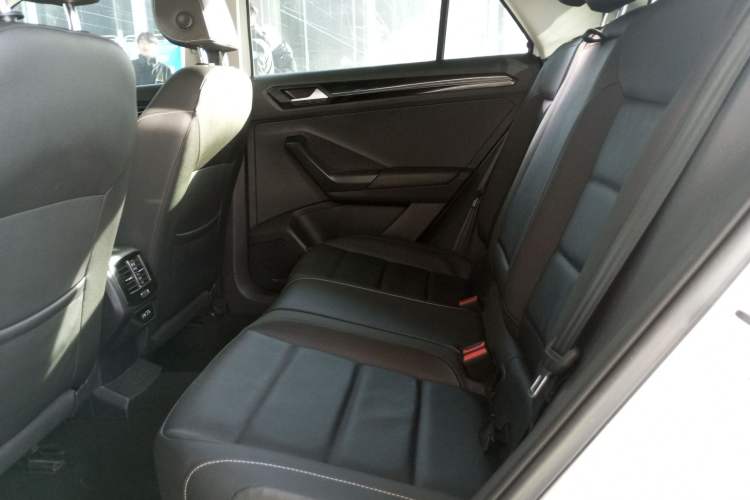 Used Volkswagen T-ROC 2021 280TSI DSG Two-Wheel Drive Comfort Connect Edition
