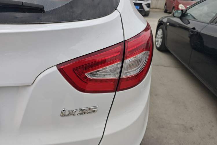 Used Hyundai ix35 2013 2.0L Automatic Two-Wheel Drive Smart GLS China V Standard
