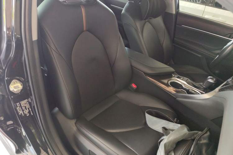 Used Toyota Camry 2019 Revised Version 2.0G Luxury Edition
