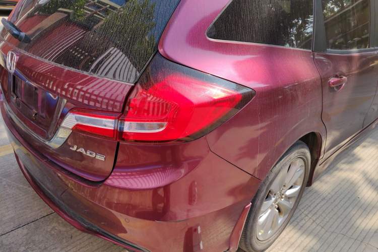 Used Honda Jade 2017 1.8L automatic Comfort version 5 seats