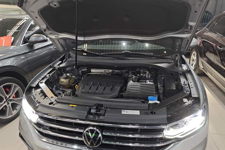 Used Volkswagen Tiguan L 2022 330TSI Automatic Two-Wheel Drive R-Line Enhanced Edition
