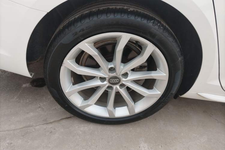 Used Audi A4L 2018 30th Anniversary Edition 40 TFSI Fashion Model
