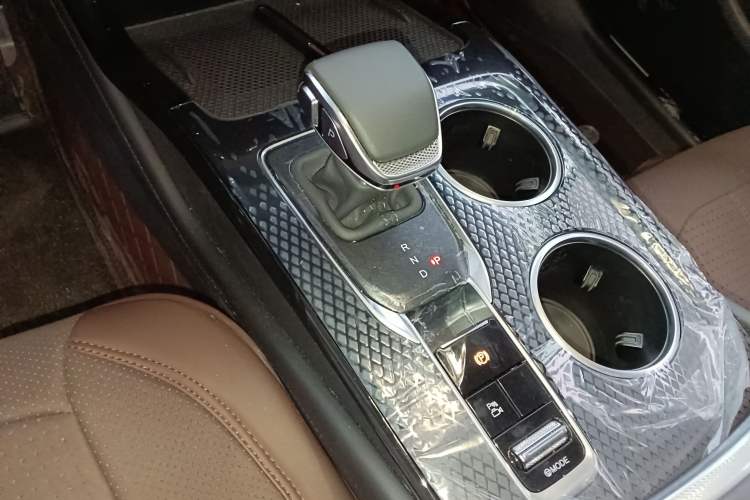 Used Hongqi HS3 PHEV 2025 Model 117km Jingwei Edition