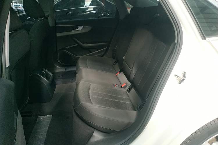 Used Audi A4L 2018 30th Anniversary Edition 40 TFSI Trendy Model
