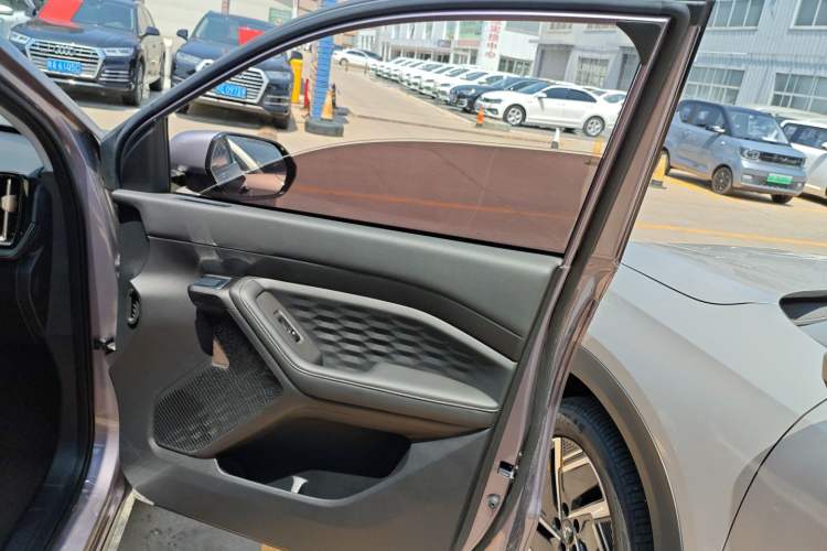 Used Wuling Xingyun 2023 2.0L DHT Flagship Edition
