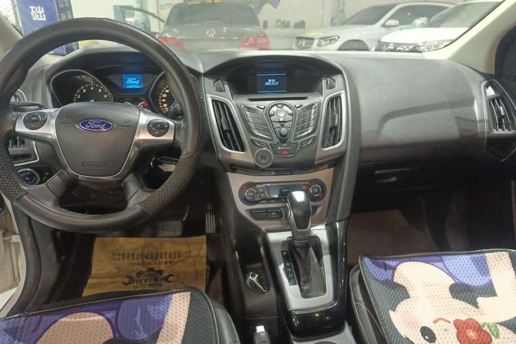 Used Ford Focus 2012 Sedan 1.6L Automatic Fashion Edition
