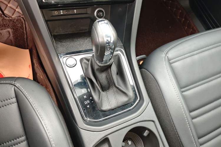 Used Volkswagen Touran 2018 Volkswagen Touran L 280TSI DSG Boundary Edition 7 Seats China VI Standard
