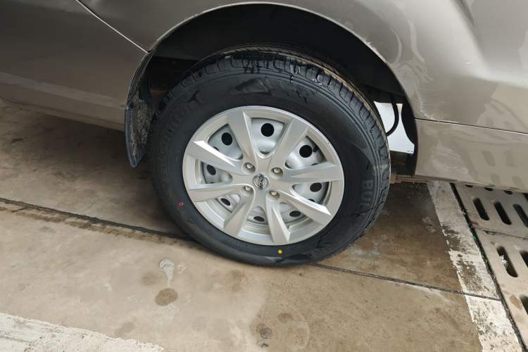 Used Jinbei New Hiace X30L 2024 Wealth Edition Passenger Vehicle 5/6/7 Seater