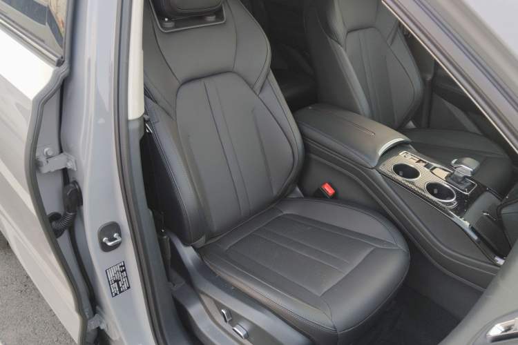 Used Hongqi HS3 PHEV 2024 PHEV 115km Jingwei Edition
