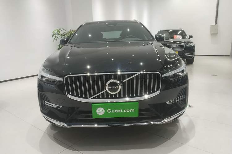 Used Volvo XC60 2023 B5 4x4 Smart Luxury Edition
