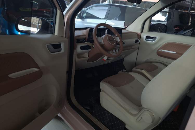 Used Wuling Hongguang MINIEV 2024 3rd Generation 215km Advanced Version
