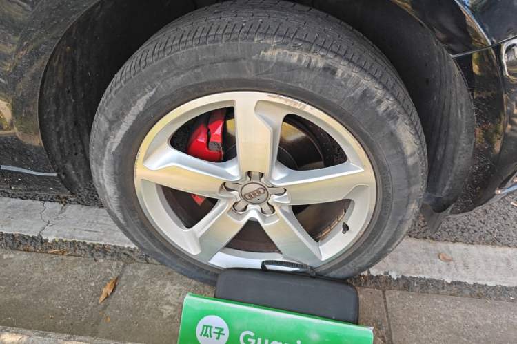 Used Audi Q5 2018 Collector's Edition 40 TFSI Ambition Model
