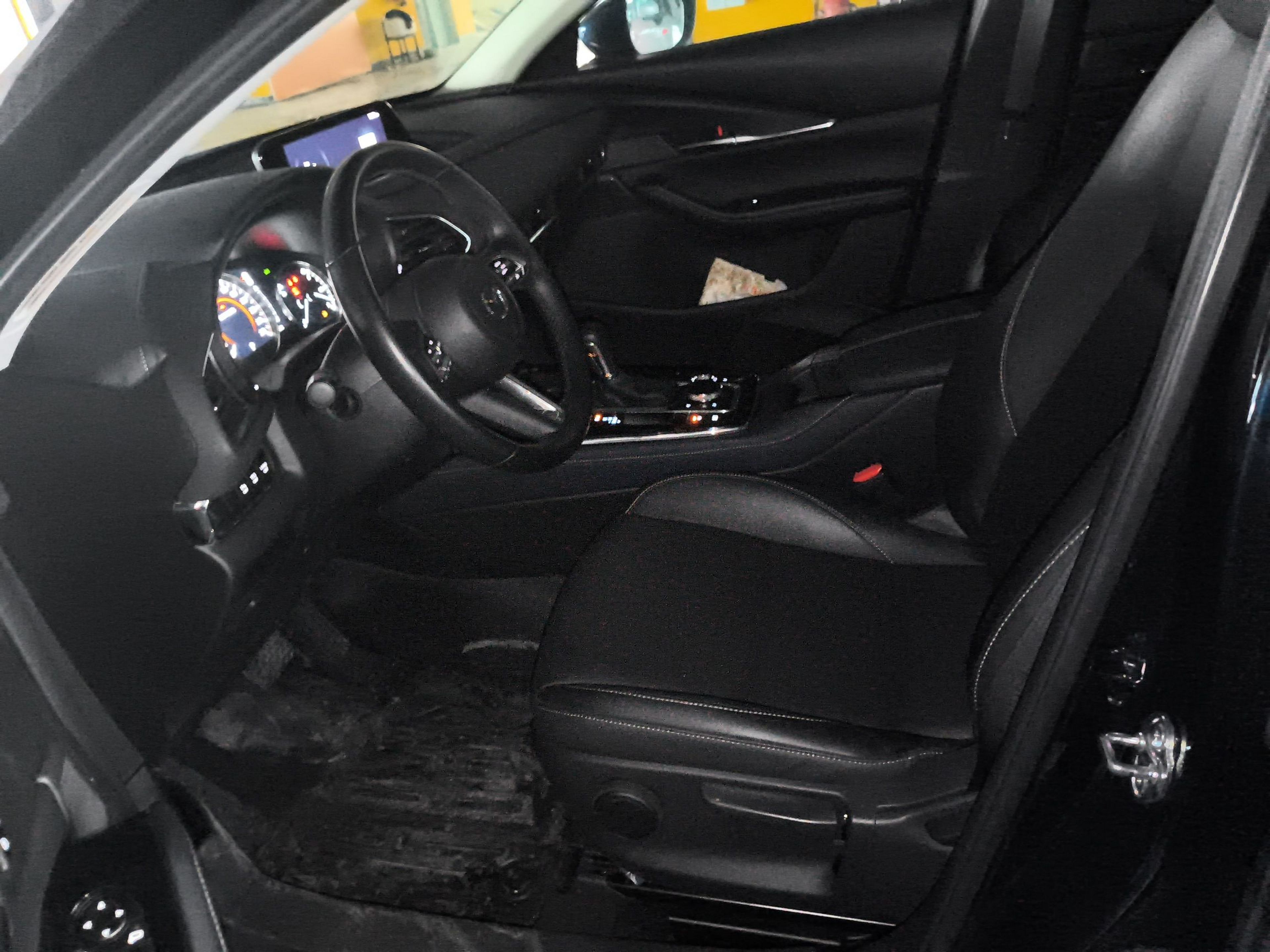 Переднее сиденье в автомобиле