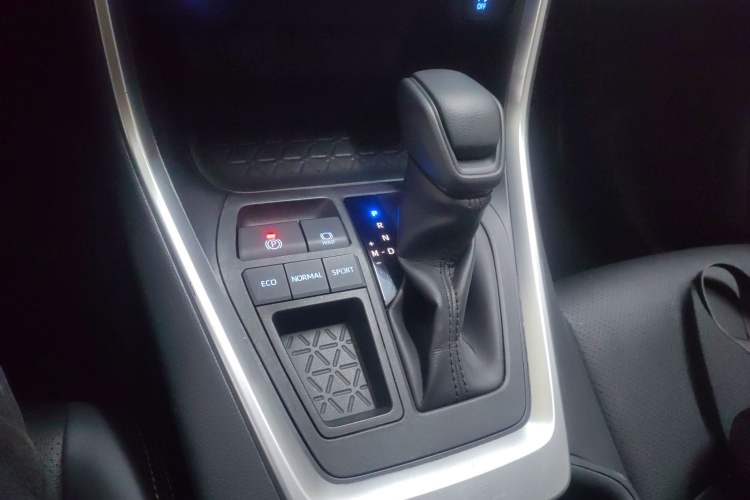 Used Toyota RAV4 2021 2.0L CVT Two-Wheel Drive Urban Edition
