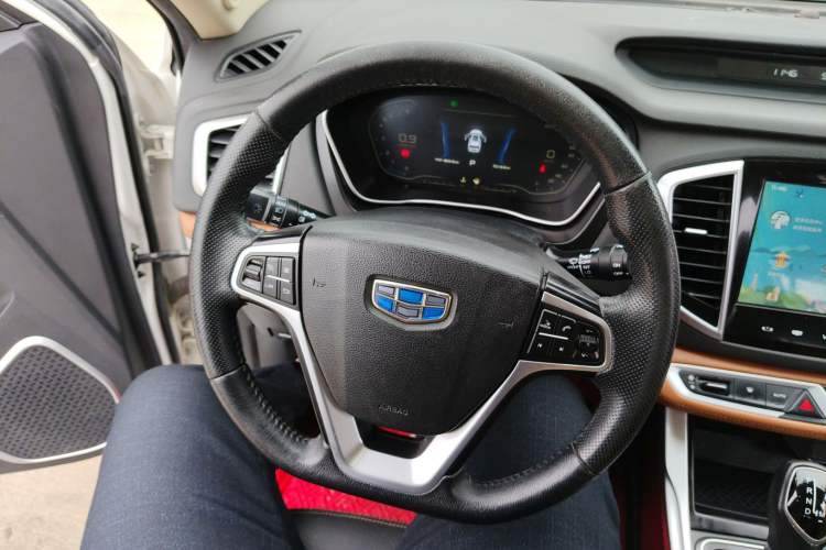 Used Geely Auto Vision X6 2019 1.4T CVT 4G Connected Flagship Version China VI Standard