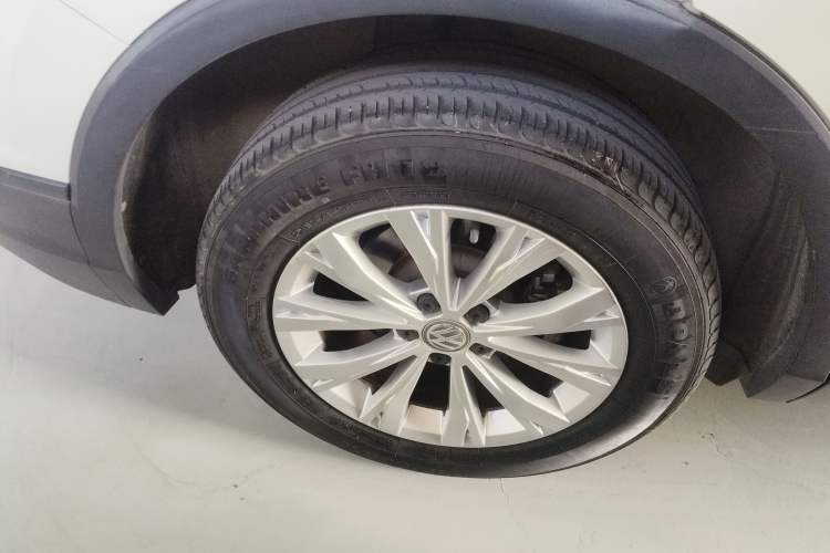 Used Volkswagen Tiguan L 2017 330TSI Automatic Two-Wheel Drive Luxury Edition
