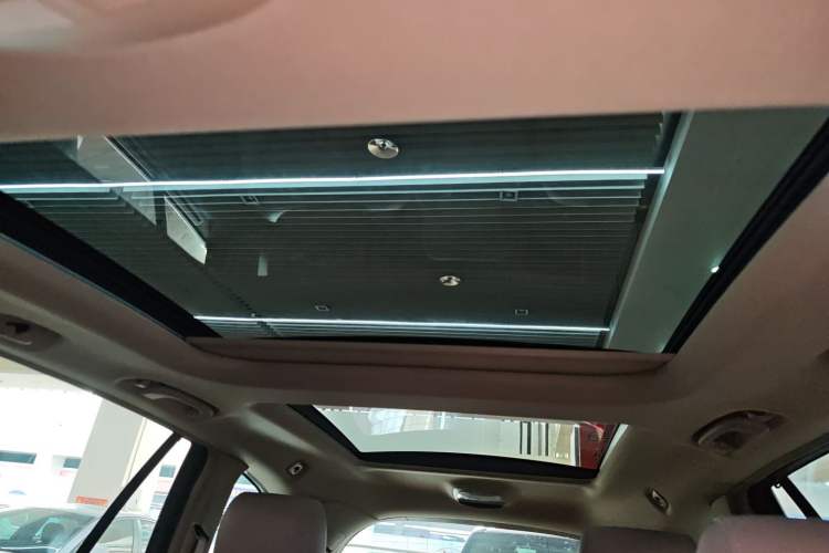 Used Mercedes-Benz R-Class 2011 R 350 L 4MATIC