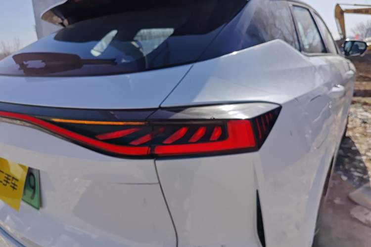 Used Changan UNI-Z New Energy 2024 Blue Whale Smart Electric iDD 125km Excellence Model
